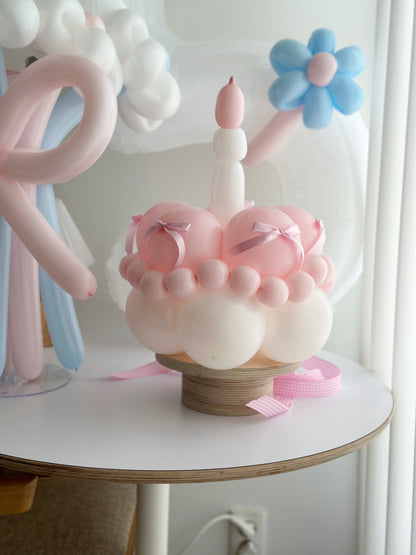 Birthday balloon cake